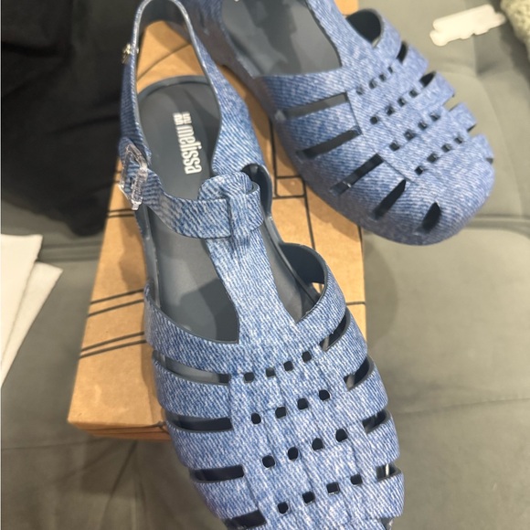 Melissa Possession - Picture 4 of 5